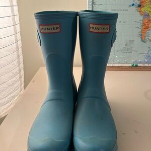 Short Blue hunter boots size 7
